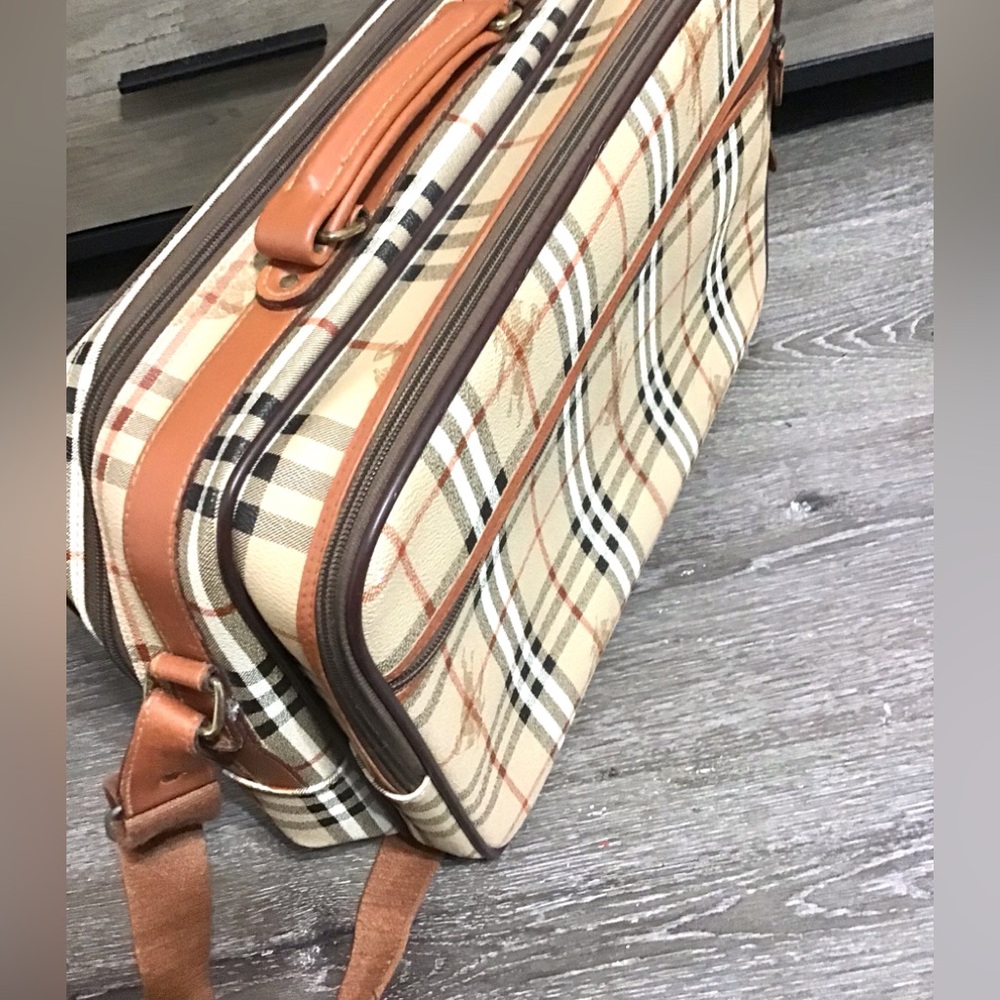 Burberry Haymarket PVC Leather Travel Case - Picture 4 of 12